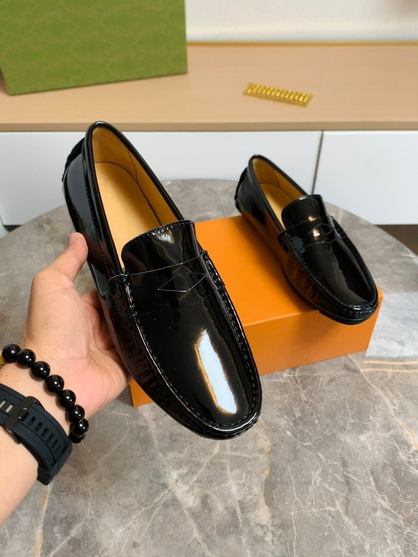 Louis Vuitton Black Leather Loafers — model